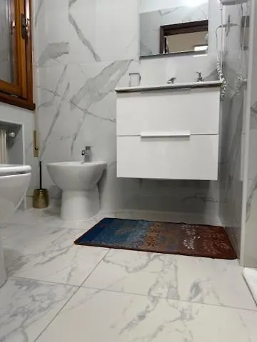 Ca Aisha Train Station Venice בית הארחה 3*